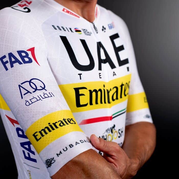 maillot-uae-teams-emirates-tour-de-france-edition-champs-elysees-2021