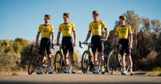 Image de l'article Visma Lease a bike (ex Jumbo Visma) sort son maillot pour la saison 2024