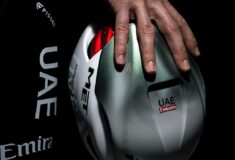 Image de l'article Pourquoi les coureurs ne portent pas toujours les mêmes casques sur le Tour de France ?