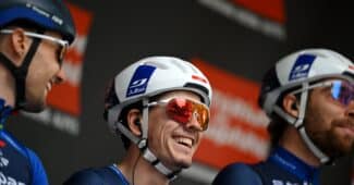 Image de l'article La Groupama FDJ avec un nouveau casque Julbo sur le Critérium du Dauphiné