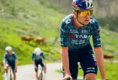 Image de l'article Maillot Visma Lease a Bike Tour de France 2024 : Hommage à la Renaissance