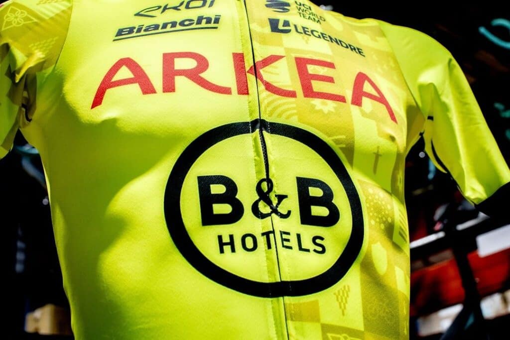 maillot Arkéa B&B vuelta 2024