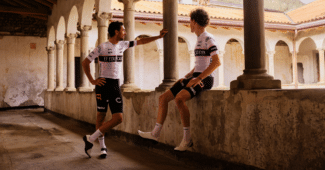 Image de l'article Rapha et EF Education dévoilent un nouveau maillot héritage